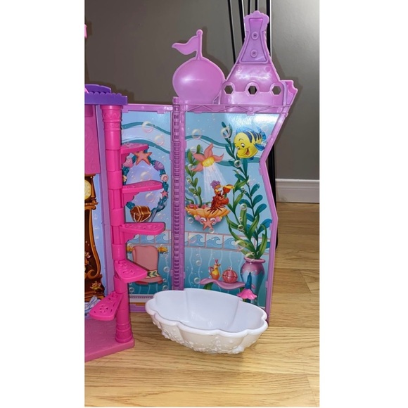 Pop-up foldable palace for Disney princess barbies - Picture 7 of 9